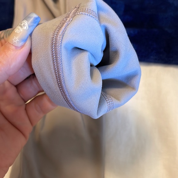 Double lined nude lululemon leggings - Picture 4 of 4